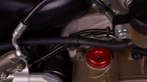 KOREK WLEWU OLEJU M20X2,5