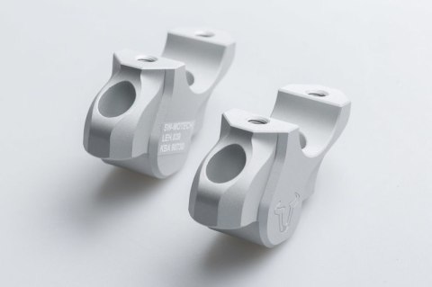 ZESTAW PODWYŻSZAJĄCY KIEROWNICĘ SW-MOTECH BMW MODELS PODWYŻSZENIE 32MM PRZESUNIĘCIE 20MM SILVER