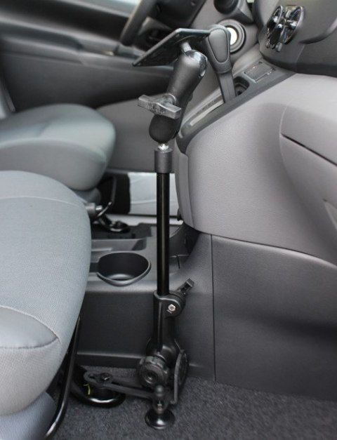 Ramię montowane do przedniego fotela pasażera z głowicą obrotową