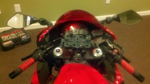 Uniwersalny uchwyt Finger Grip™ do telefonów komórkowych oraz przenośnych urządzeń elektronicznych montowany w trzon widelca w m